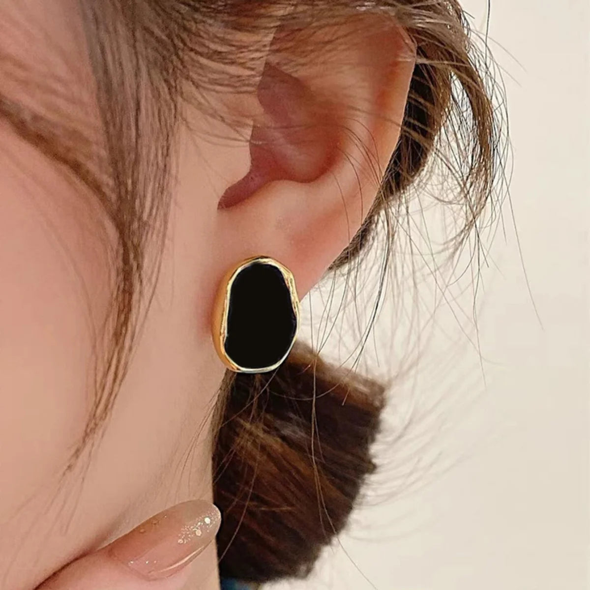 DERSONA Elegant Retro Black Geometric Fashion Luxury High end Design Sense Earrings Women's Jewelry