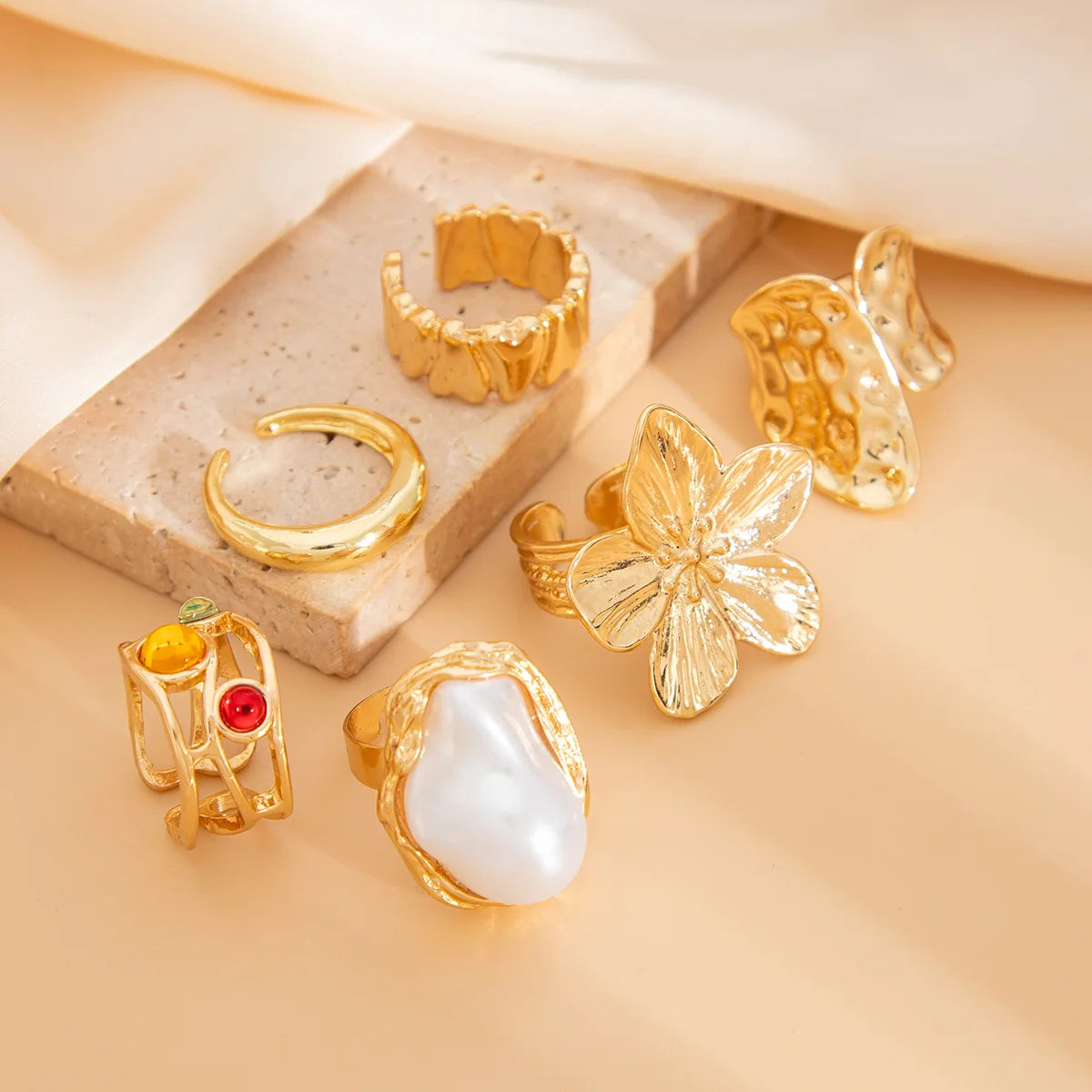 6Pcs Fashionable Rings Set for Women Men Vintage Flower Pearl Crystal European Open Rings Luxury Jewelry